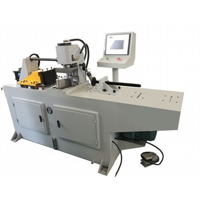 Használható-e végalakító gép a munkadarab mindkét végének egyidejű alakítására?